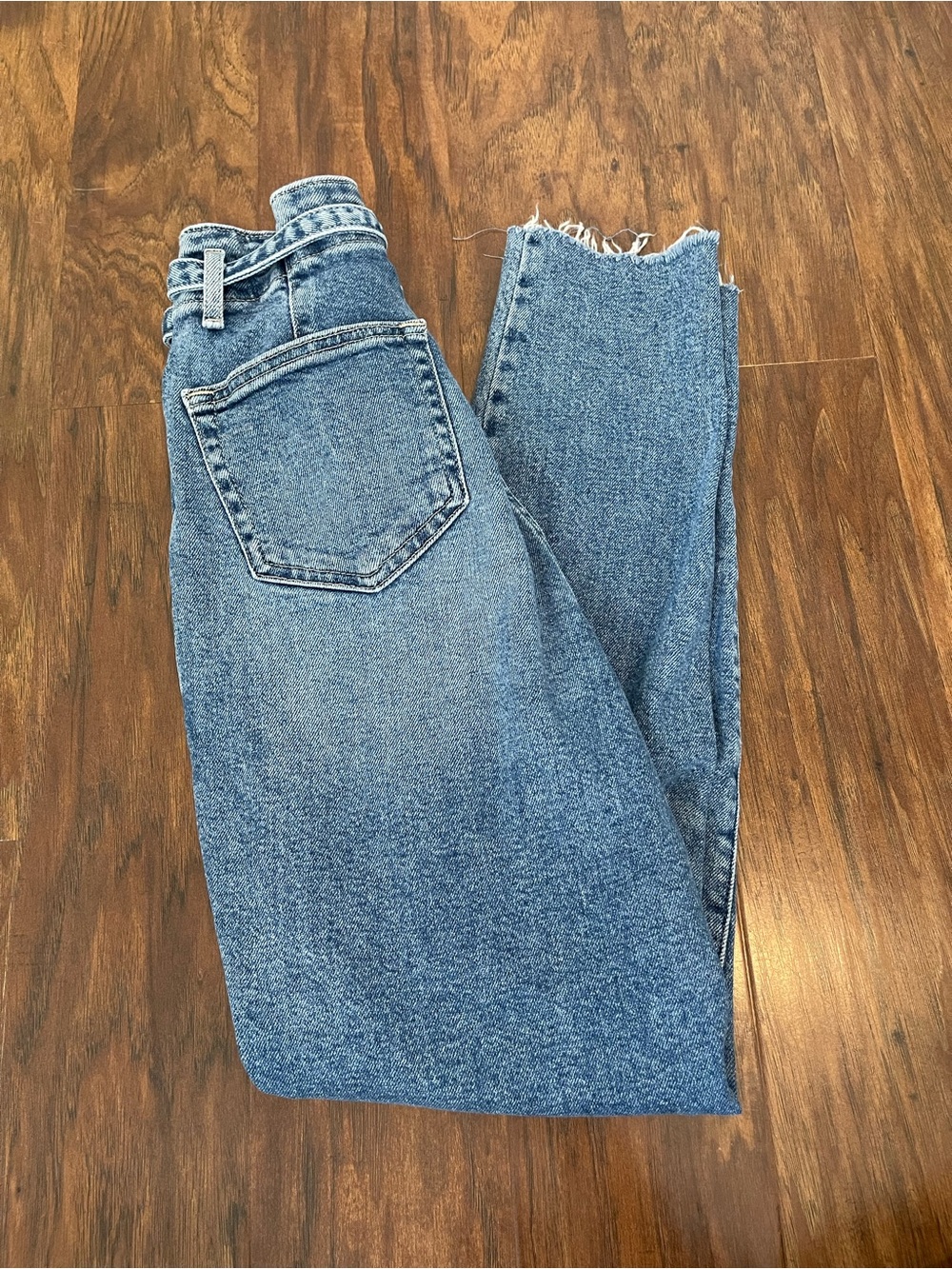 Hollister Ultra High Rise Mom Jeans – Vintage Stretch, Size 0R